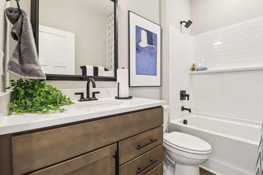 Representative furnished interior of a home built from the Bradley II by Great Southern Homes in Sedona, Greenville (Image 124).