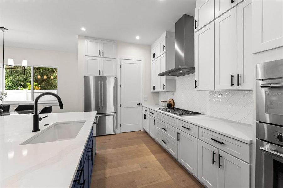 Furnished interior view inside a new home in , Orlando (Image 9).