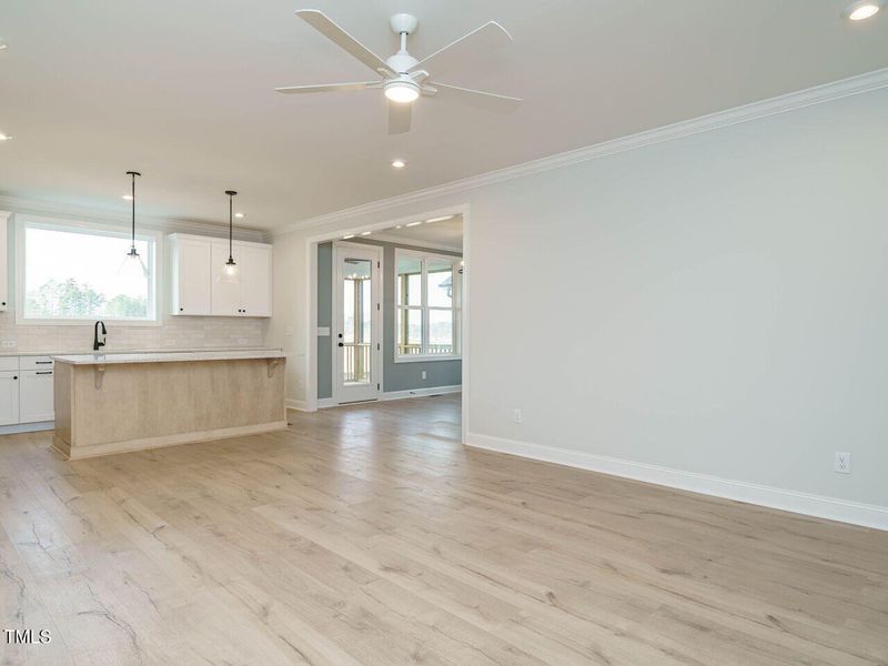 009-1280x960-living-room