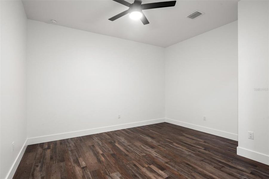 Spacious, unfurnished interior of a new home in , Pinellas Park (Image 20).