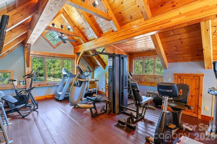 Community amenities in , Hendersonville (Image 30).