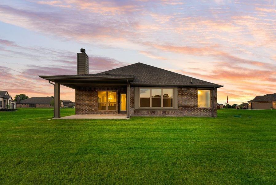 Exterior details and patio area of a home in , Lowry Crossing (Image 4).