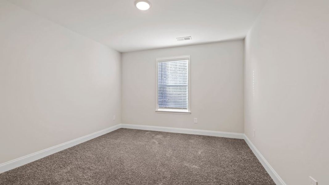 Spacious, unfurnished interior of a new home in Palmetto Valley, Anderson (Image 23).