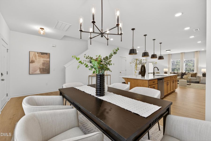 LRY 2483 Devin 2098 EC3 IO (10) LRY 2483 Devin 2098 EC3 IO (10)