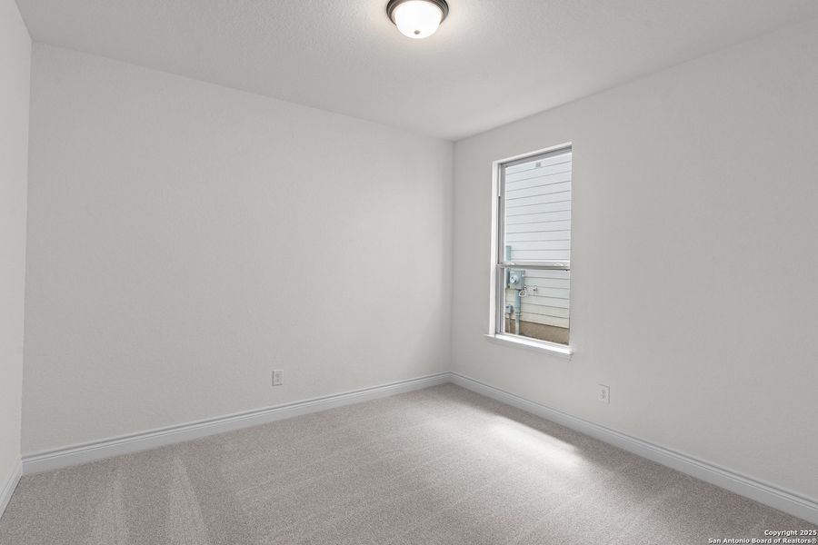 Spacious, unfurnished interior of a new home in Horizon Ridge, San Antonio (Image 20).