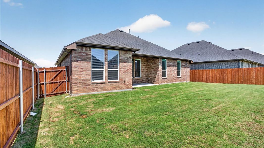 Representative exterior details of a home built from the Odessa by D.R. Horton in Lakeview Pointe, Midlothian (Image 23).