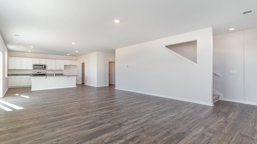 Spacious, unfurnished interior of a new home in Hunter's Branch, Hopkins (Image 12).