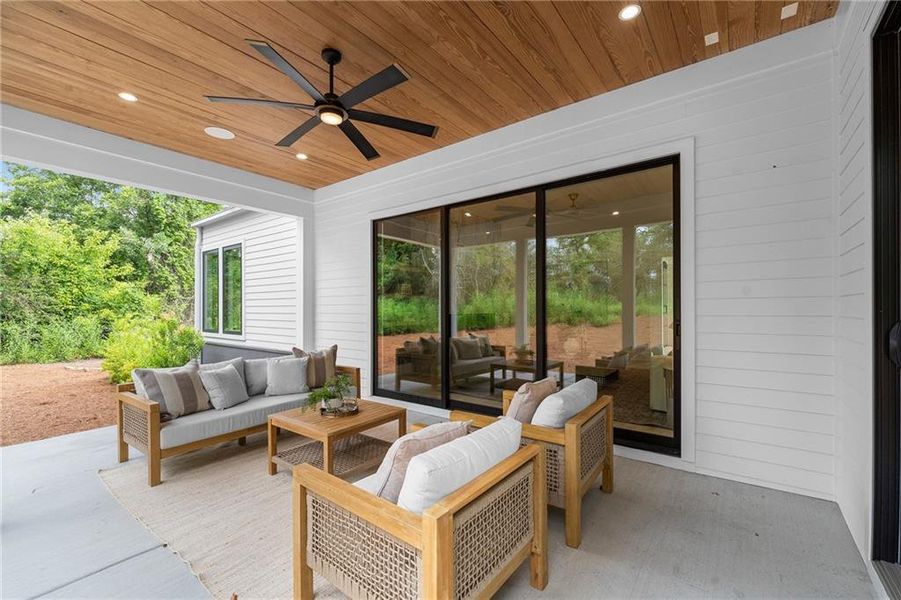 Exterior details and patio area of a home in , Roswell (Image 4).