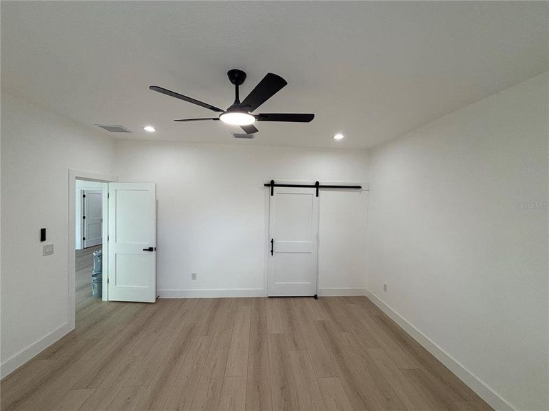 Spacious, unfurnished interior of a new home in , Brooksville (Image 25).
