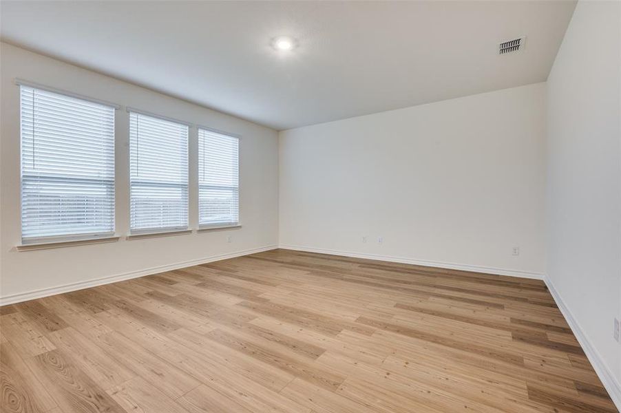 Spacious, unfurnished interior of a new home in Eagle Creek, Denton (Image 14). Spacious, unfurnished interior of a new home in Eagle Creek, Denton (Image 14).