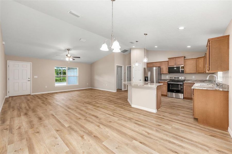 Spacious, unfurnished interior of a new home in , Dunnellon (Image 17). Spacious, unfurnished interior of a new home in , Dunnellon (Image 17).