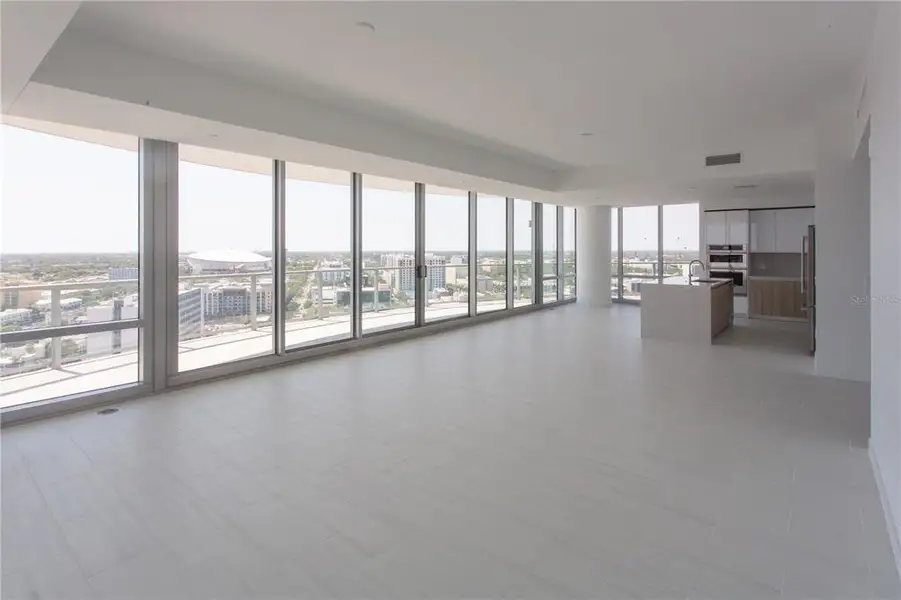 Spacious, unfurnished interior of a new home in , St. Petersburg (Image 11).