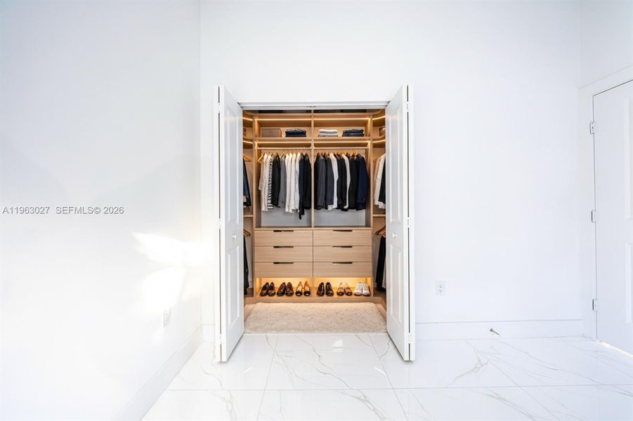 Image 11 of a home in .