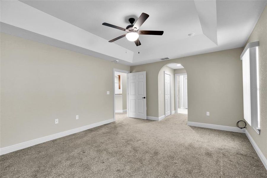 Spacious, unfurnished interior of a new home in , Ocala (Image 34).