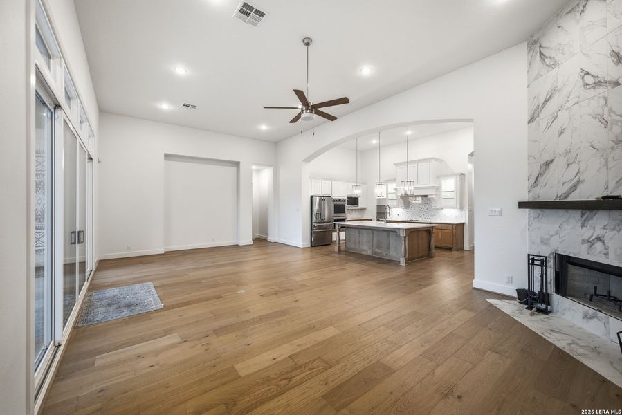 Spacious, unfurnished interior of a new home in Mesa Western, Cibolo (Image 47). Spacious, unfurnished interior of a new home in Mesa Western, Cibolo (Image 47).