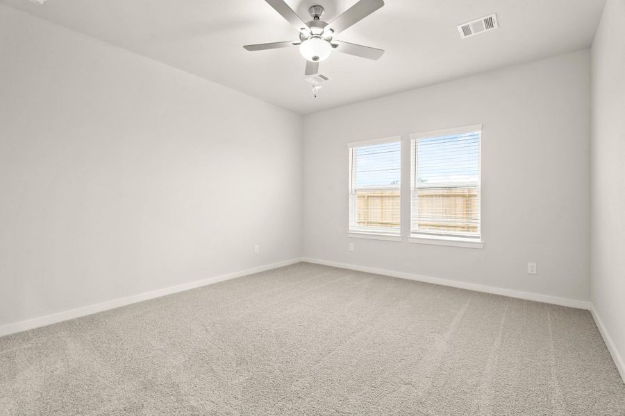 Spacious, unfurnished interior of a new home in Trails at Woodhaven, La Marque (Image 17).