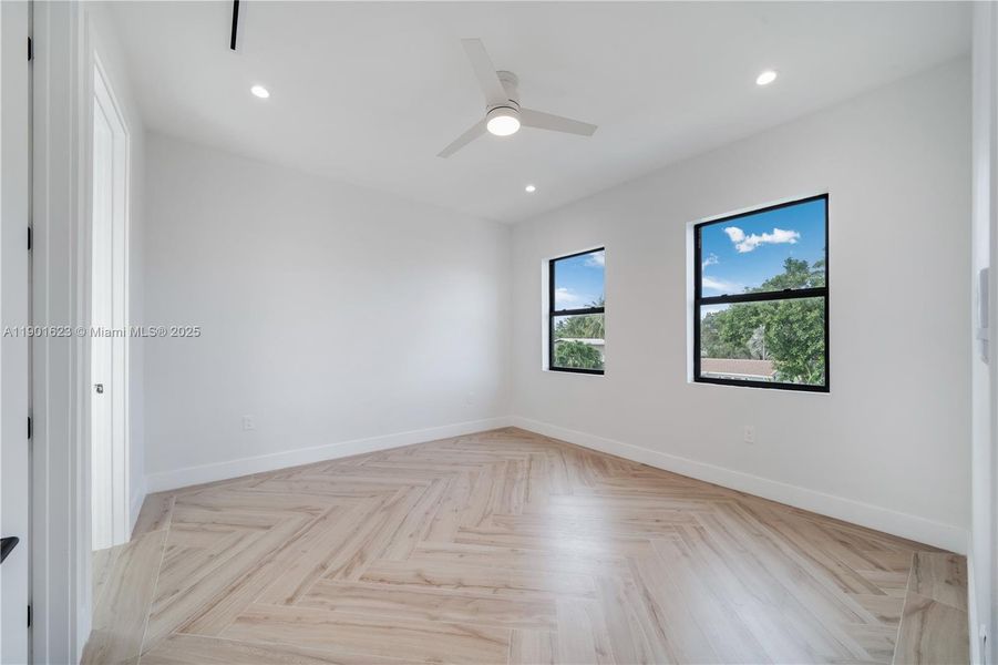 Spacious, unfurnished interior of a new home in , Fort Lauderdale (Image 47).
