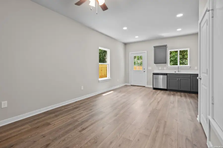 Spacious, unfurnished interior of a new home in , San Antonio (Image 6).