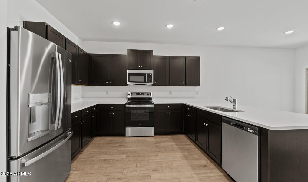 MR Lot #88 Kitchen 3 (Large) MR Lot #88 Kitchen 3 (Large)