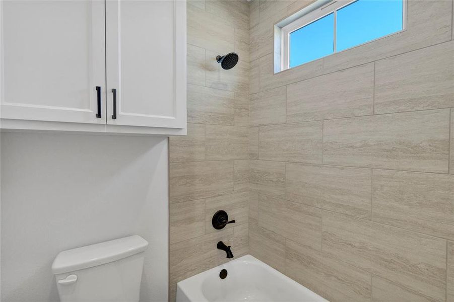 Furnished interior view inside a new home in Oak Water Ranch, Granbury (Image 8). Furnished interior view inside a new home in Oak Water Ranch, Granbury (Image 8).