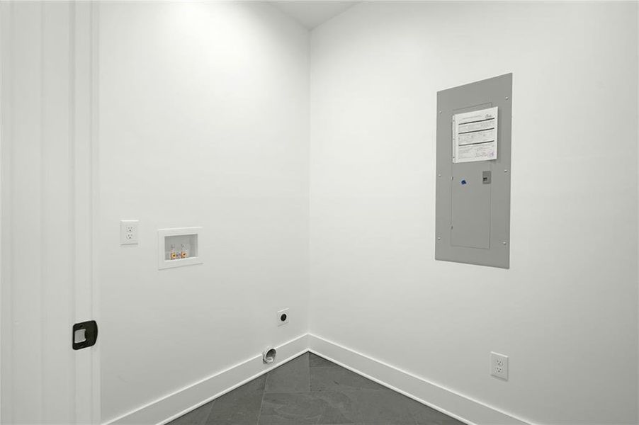Spacious, unfurnished interior of a new home in , Calhoun (Image 29).