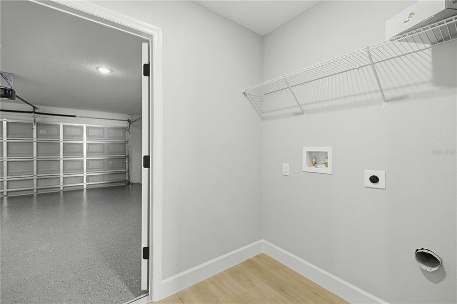 Spacious, unfurnished interior of a new home in , Ocala (Image 11).