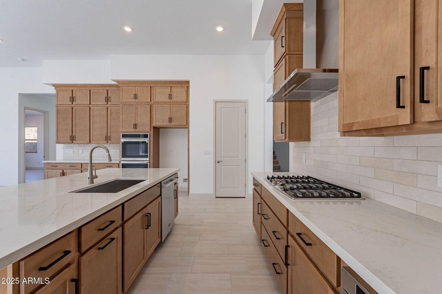 11-web-or-mls-Meadowbrook-11