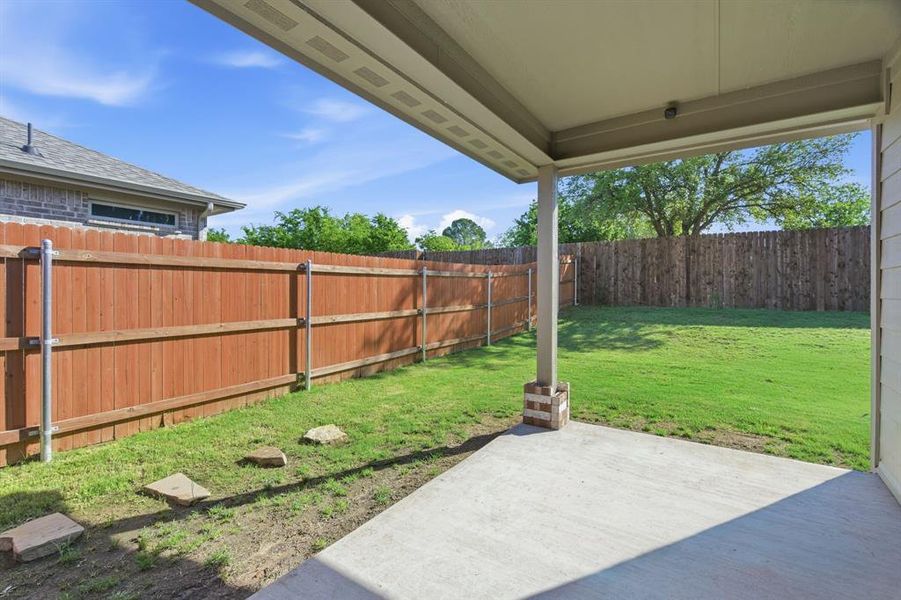 Exterior details and patio area of a home in Trail Creek, Cleburne (Image 3).