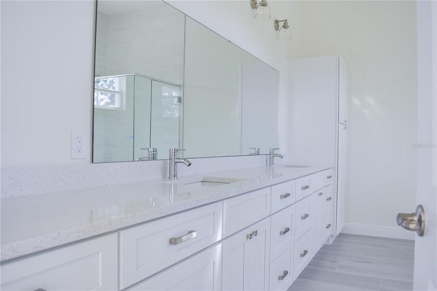 Furnished interior view inside a new home in , Lake Alfred (Image 18).