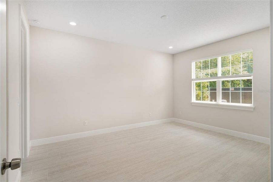 Spacious, unfurnished interior of a new home in , Summerfield (Image 22).