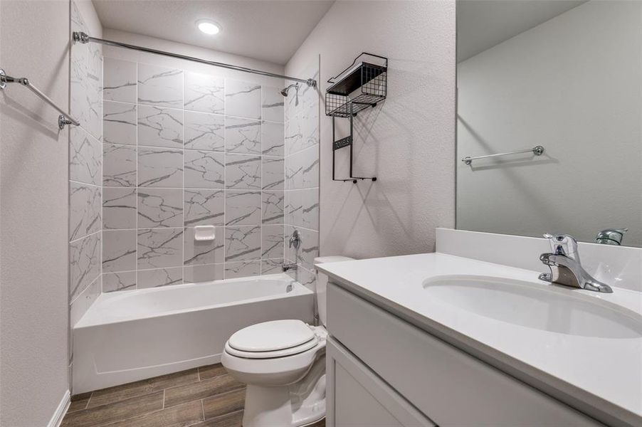 Furnished interior view inside a new home in , Fort Worth (Image 9).