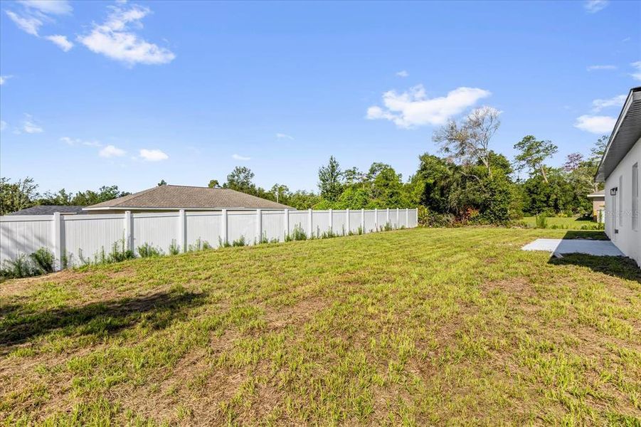 Exterior details and patio area of a home in , Ocala (Image 3).