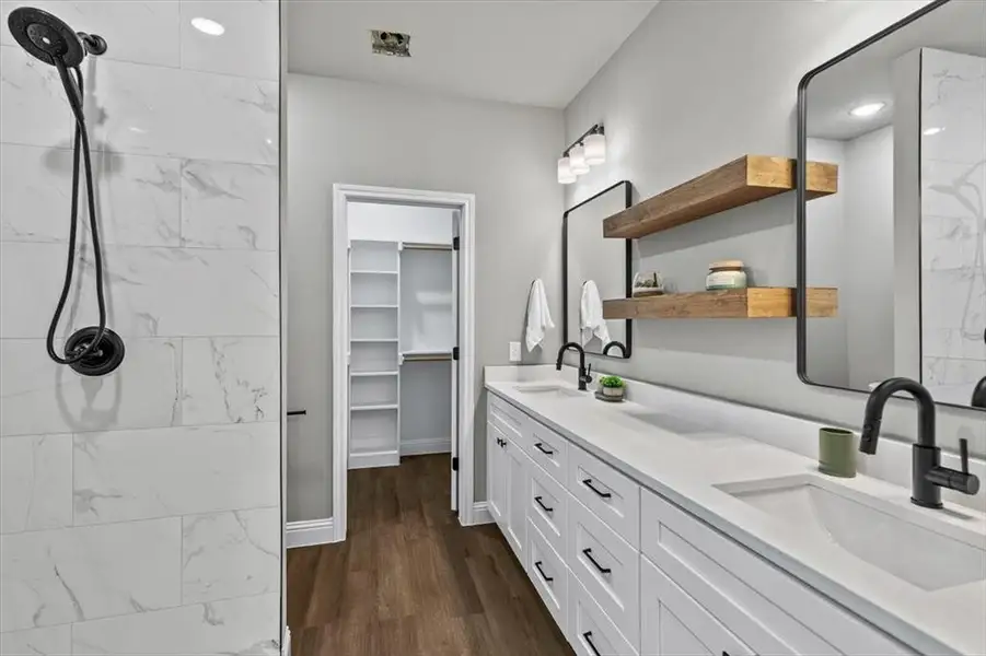 Furnished interior view inside a new home in , Granbury (Image 6).