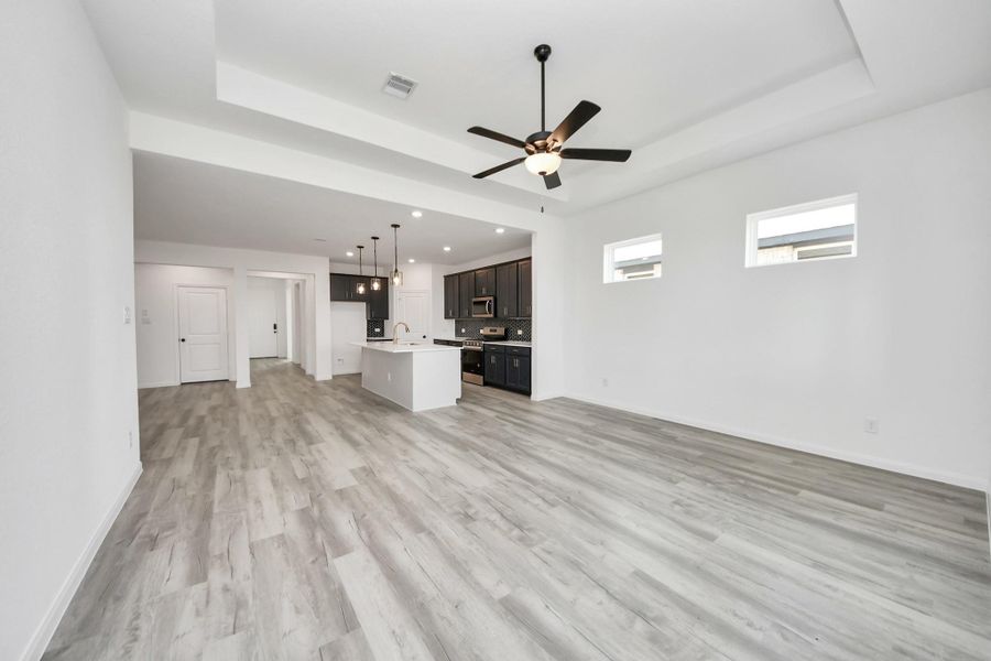 Spacious, unfurnished interior of a new home in , Katy (Image 15).