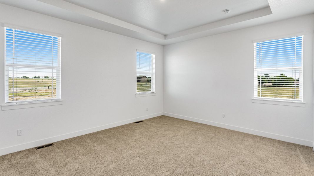 Spacious, unfurnished interior of a new home in Vantage, Berthoud (Image 18).