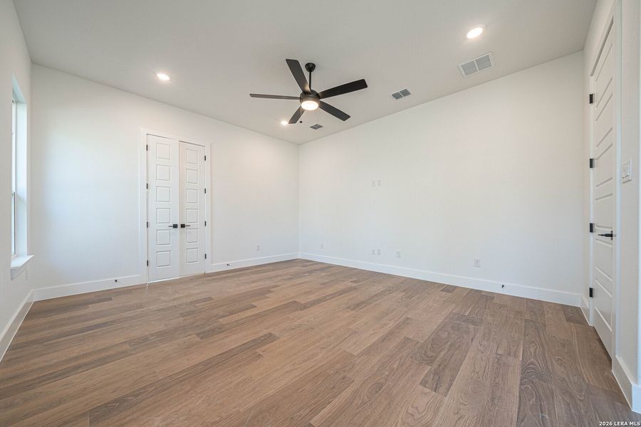Spacious, unfurnished interior of a new home in , New Braunfels (Image 34).