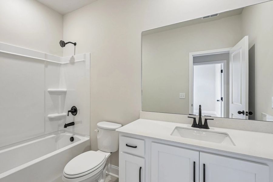 Secondary Bathroom | For representation purposes only. Options and layout may vary by community and home plan. Secondary Bathroom | For representation purposes only. Options and layout may vary by community and home plan.
