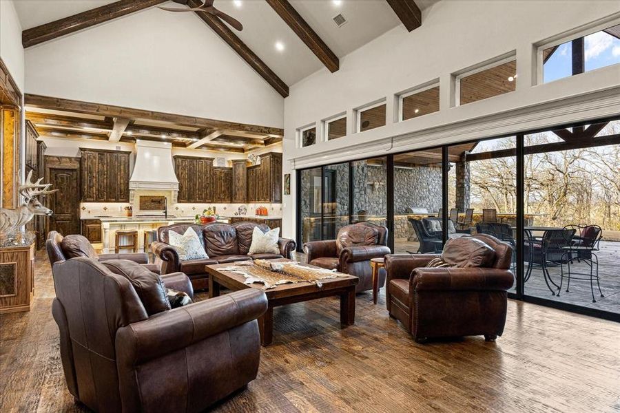 Community amenities in , Paradise (Image 31).