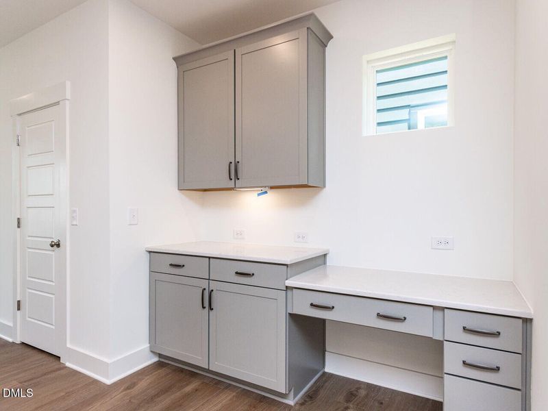 017-1280x960-desk-nook 017-1280x960-desk-nook