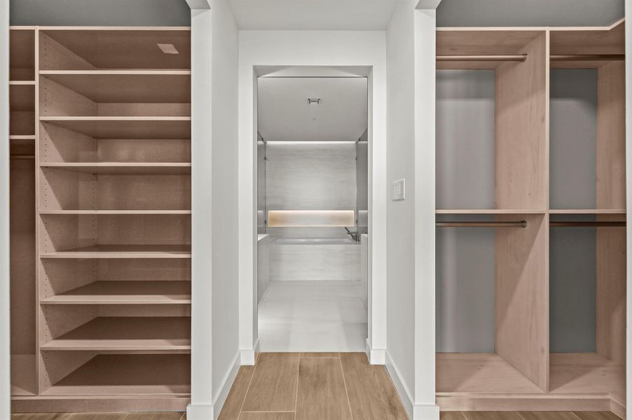 Spacious, unfurnished interior of a new home in Casamar, Pompano Beach (Image 20).