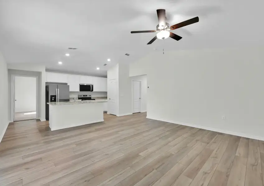 Move freely between the family room and kitchen