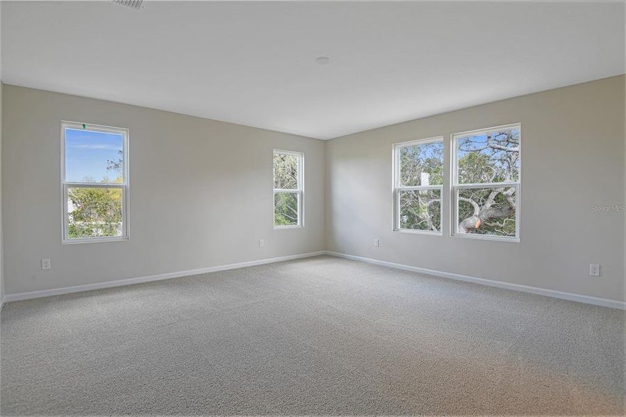 Spacious, unfurnished interior of a new home in Seasons at Summit Ridge, Apopka (Image 15).