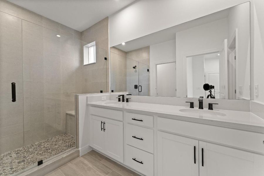 US_SEF_EASTWIND_LOT 84_owners bath