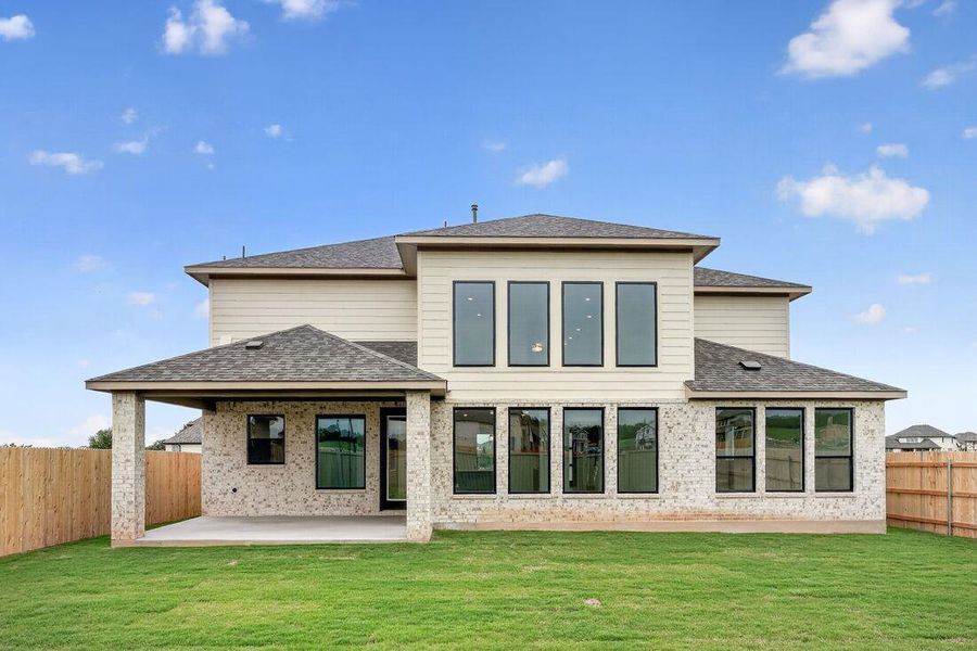 201 Las Posas Drive ~ Ready Now