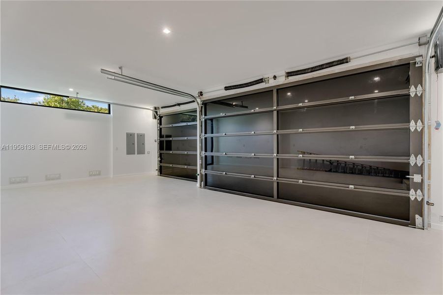 Spacious, unfurnished interior of a new home in , Miami (Image 55).