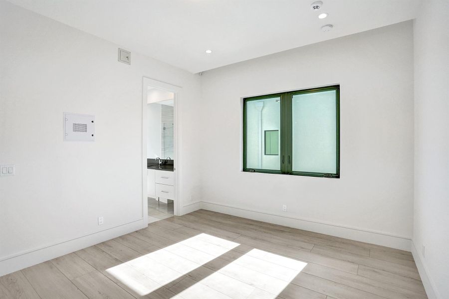 Spacious, unfurnished interior of a new home in , Delray Beach (Image 23).