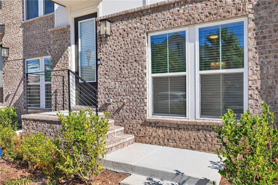 Exterior details and patio area of a home in 1871 Hollywood, Atlanta (Image 21).