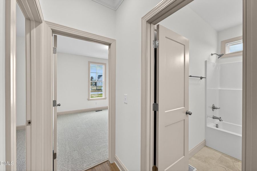 4E633353-0475-4834-97FD-14DA8B6BCDF0