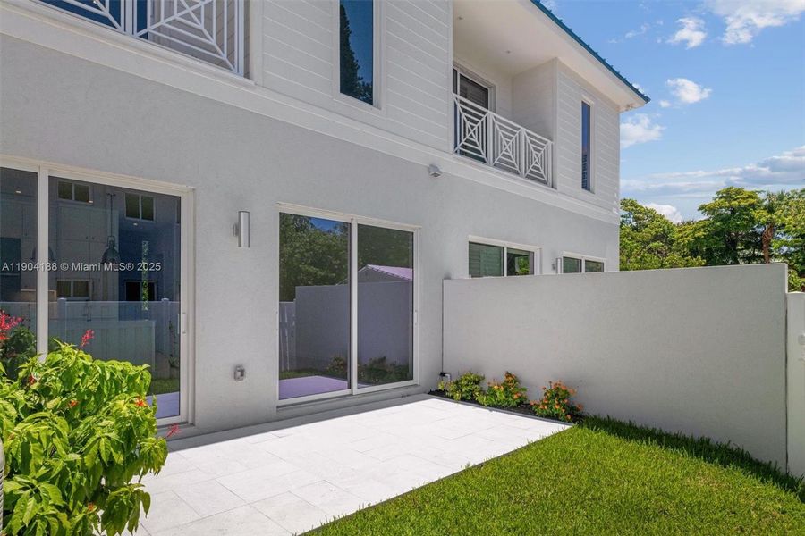 Exterior details and patio area of a home in , Pompano Beach (Image 32).
