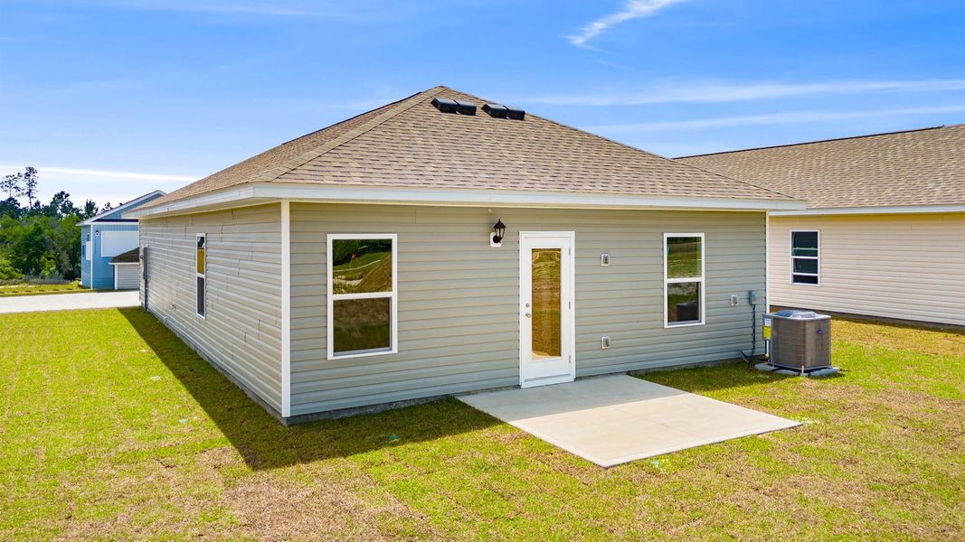 Representative exterior details of a home built from the The Poppy by D.R. Horton in Liberty, Panama City (Image 3).